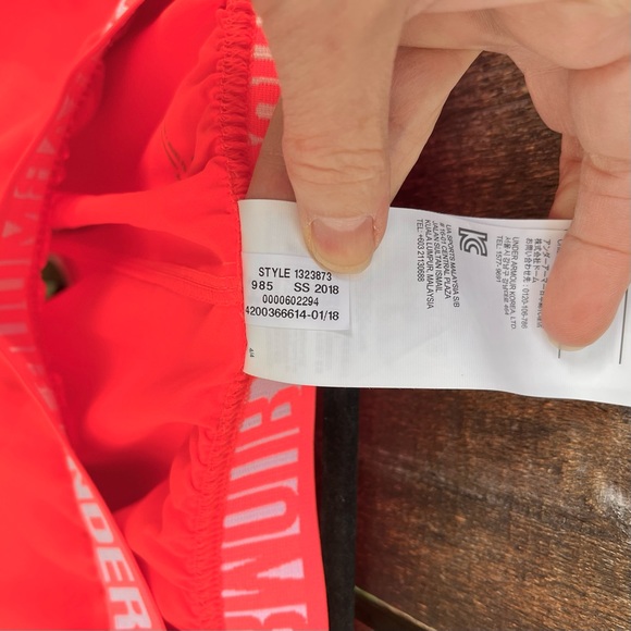 Under Armour Wm’s Woven Play Up Active Heat Gear Loose Running Shorts NWT Sz L - Picture 13 of 16